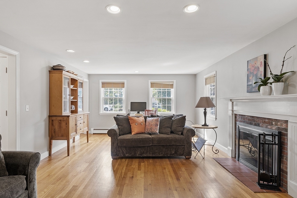 52 Chestnut Hill Rd