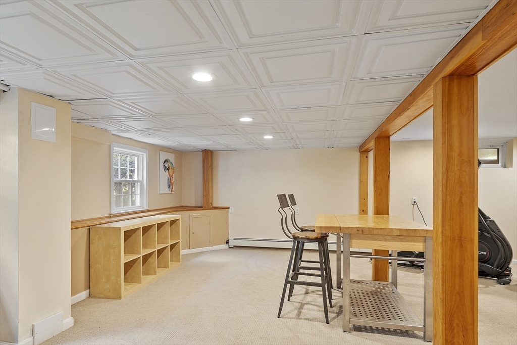 52 Chestnut Hill Rd