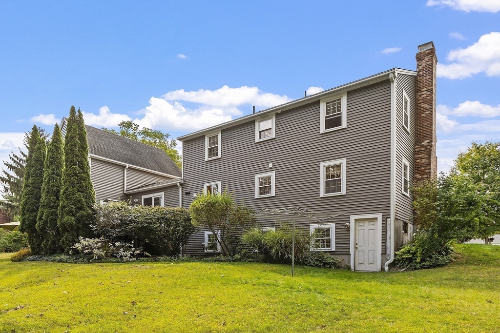 52 Chestnut Hill Rd
