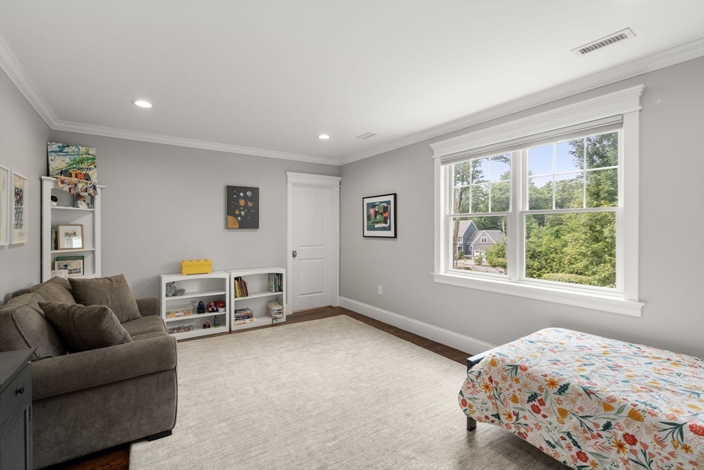 8 Normandie Rd