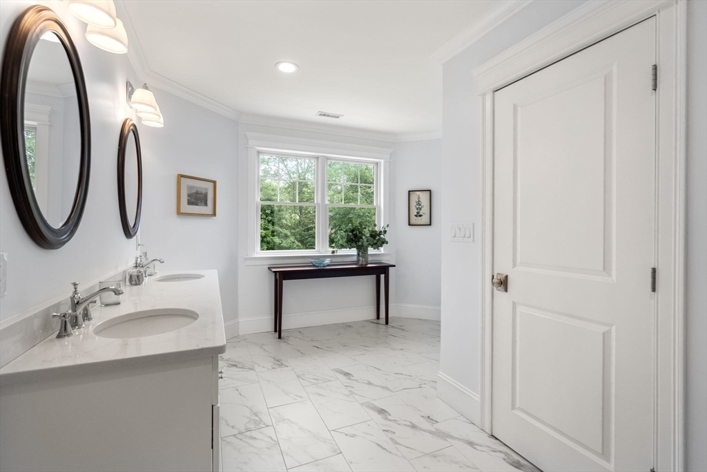8 Normandie Rd