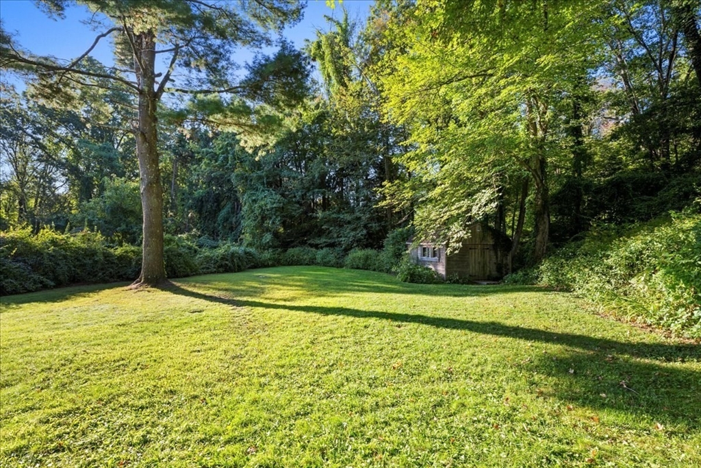 2 Fairview Dr