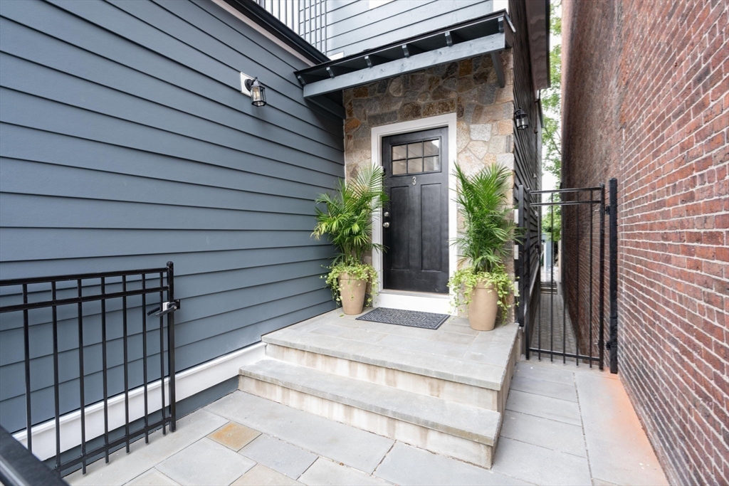 3 Franklin St # A