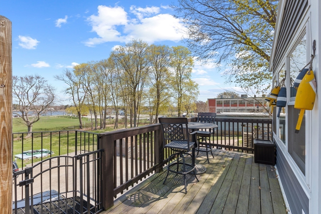 240 Merrimac St # 4