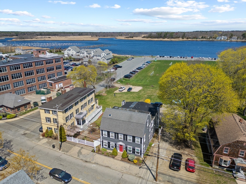 240 Merrimac St # 4
