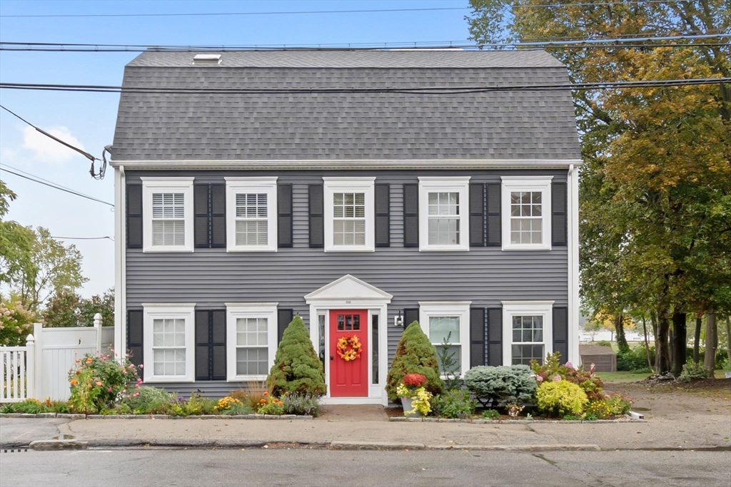 240 Merrimac St # 4