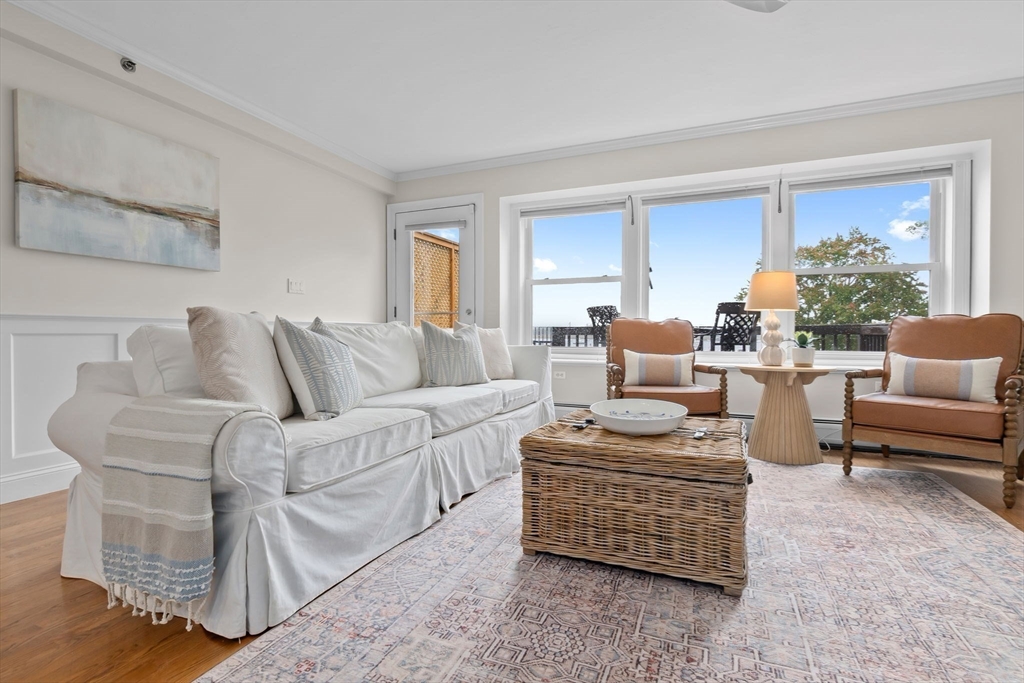 240 Merrimac St # 4