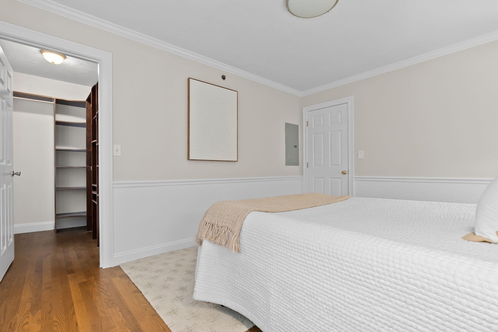 240 Merrimac St # 4