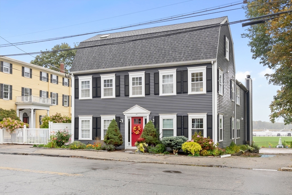 240 Merrimac St # 4