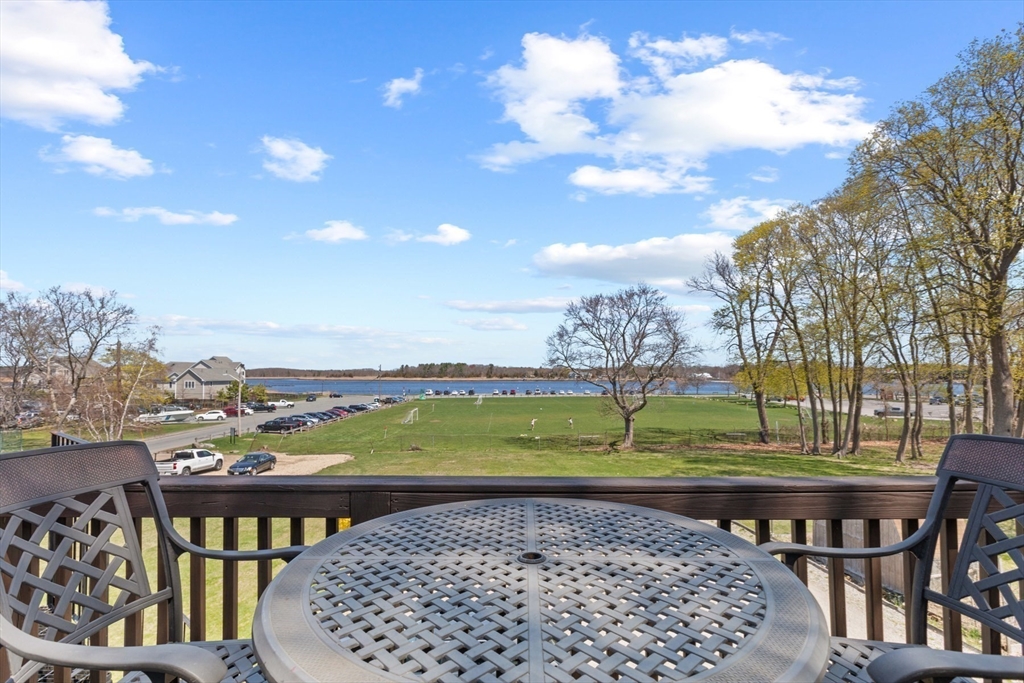 240 Merrimac St # 4