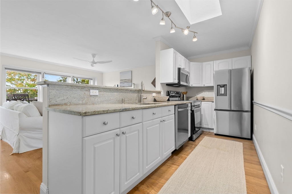 240 Merrimac St # 4