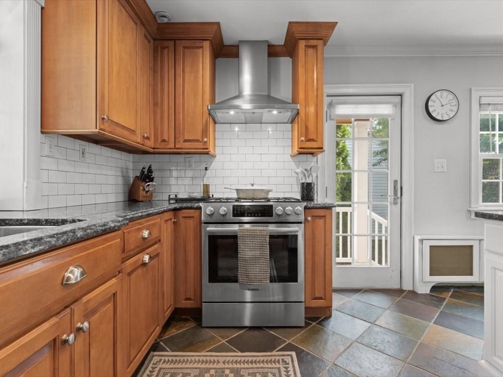 89 Puritan Dr