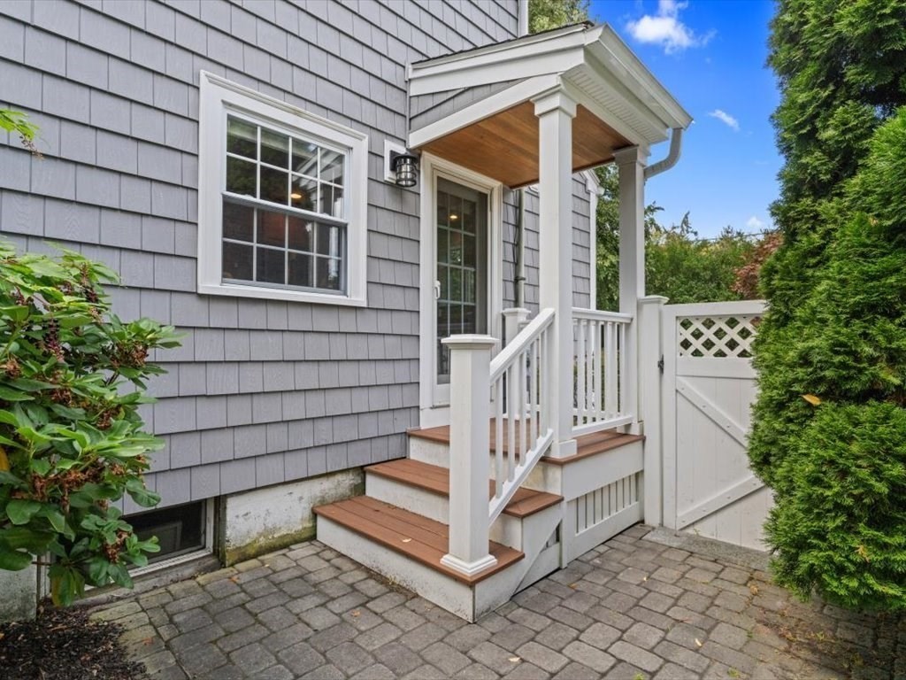 89 Puritan Dr