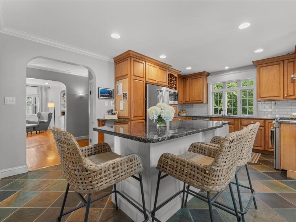 89 Puritan Dr