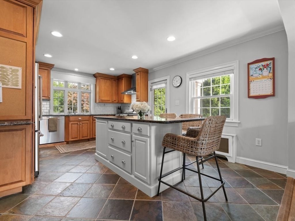 89 Puritan Dr