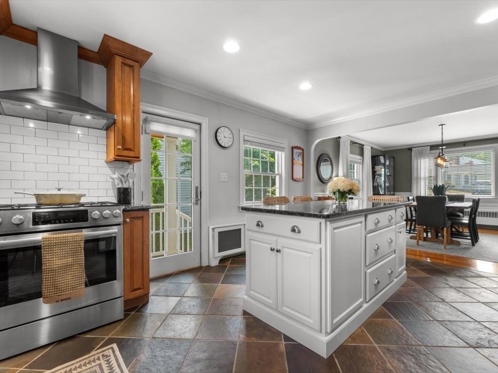 89 Puritan Dr