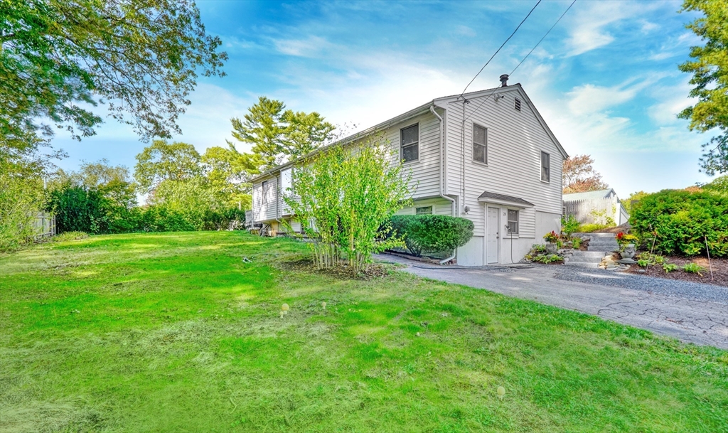 28 Border Rd, Holbrook
