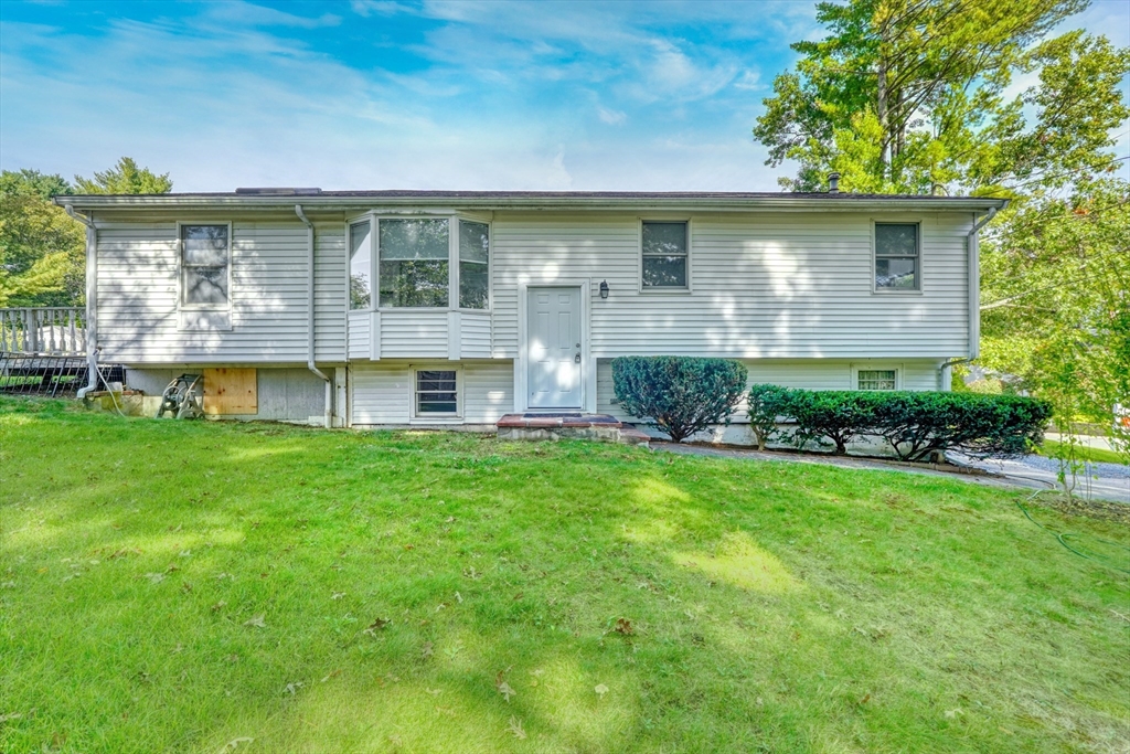 28 Border Rd, Holbrook