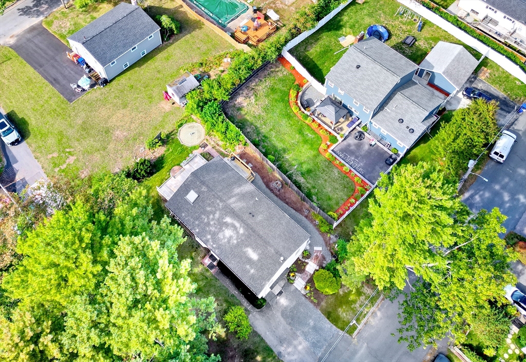28 Border Rd, Holbrook