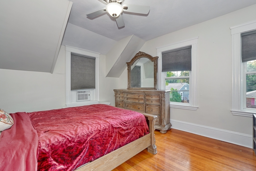 235 Curve St