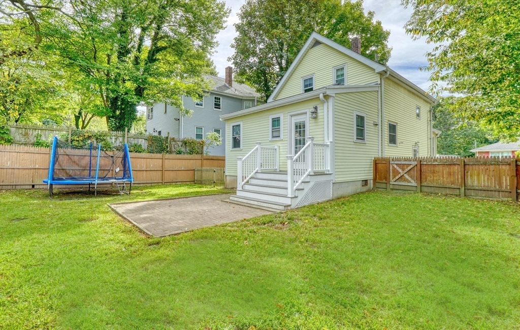235 Curve St