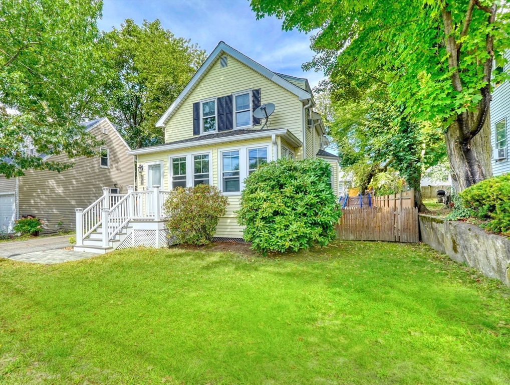 235 Curve St