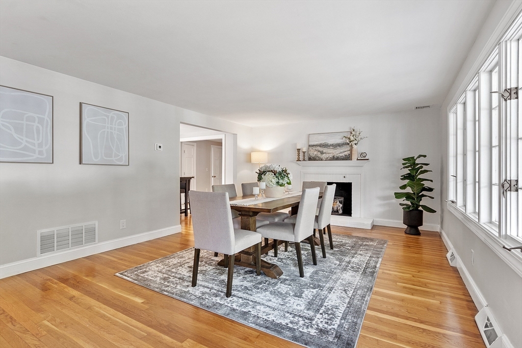 30 Paul Revere Rd, Acton