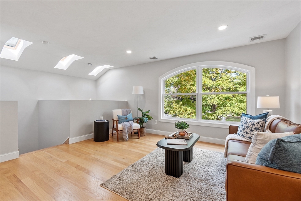 30 Paul Revere Rd, Acton