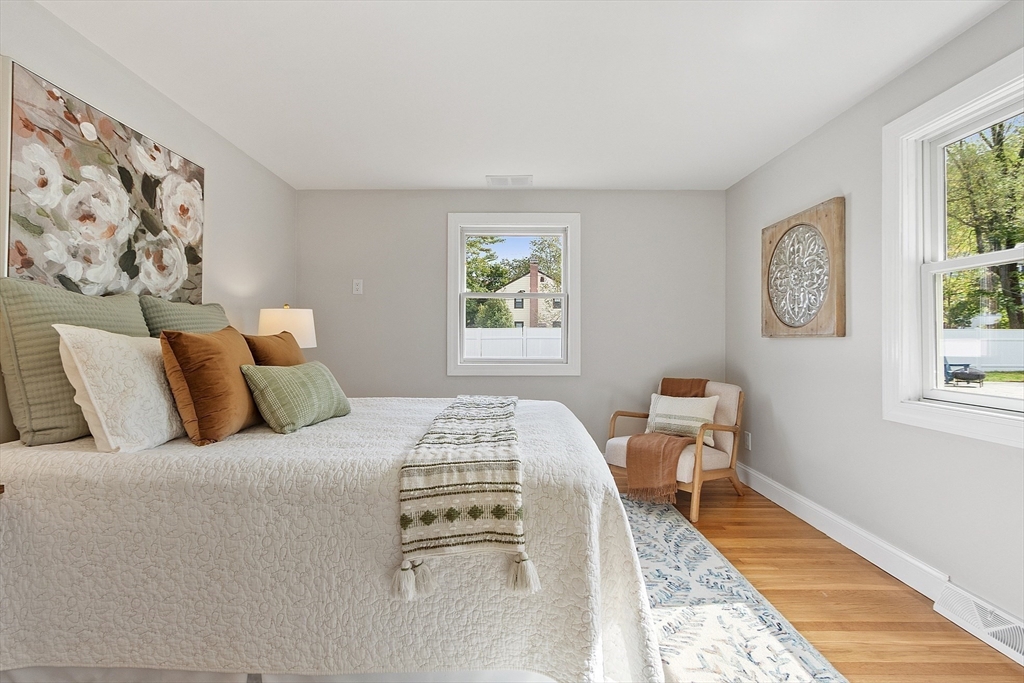 30 Paul Revere Rd, Acton