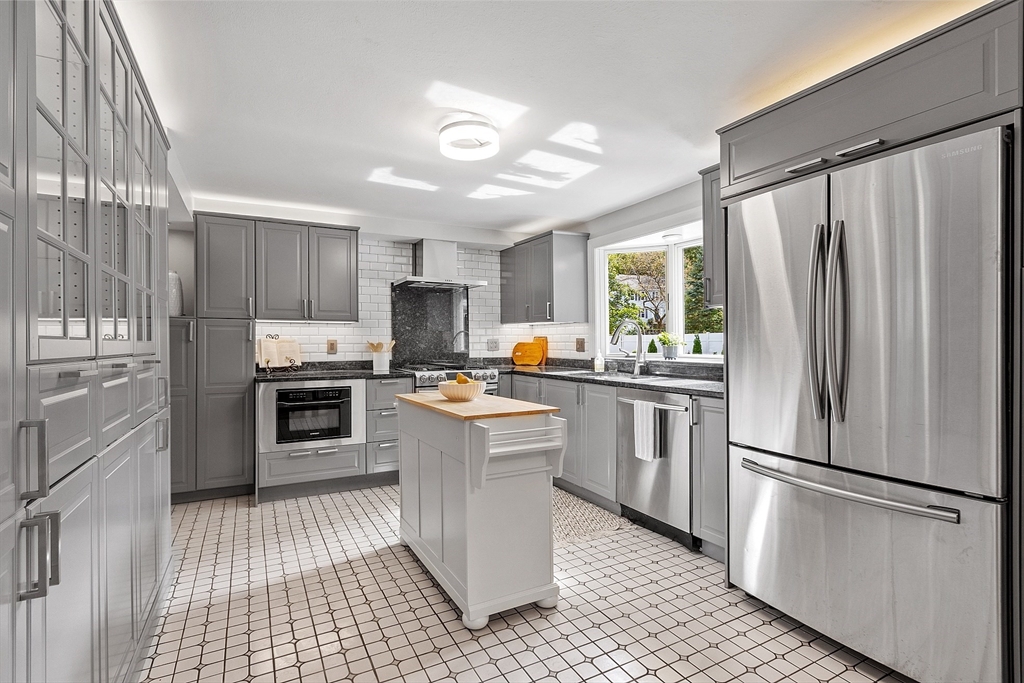30 Paul Revere Rd, Acton