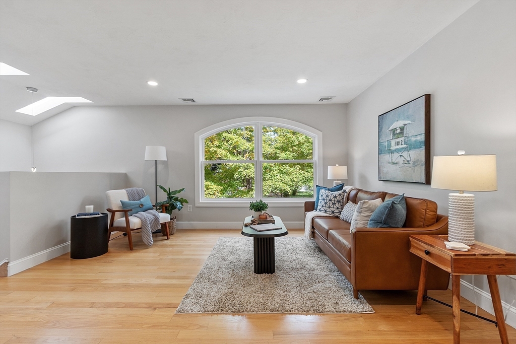 30 Paul Revere Rd, Acton