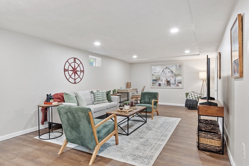 30 Paul Revere Rd, Acton