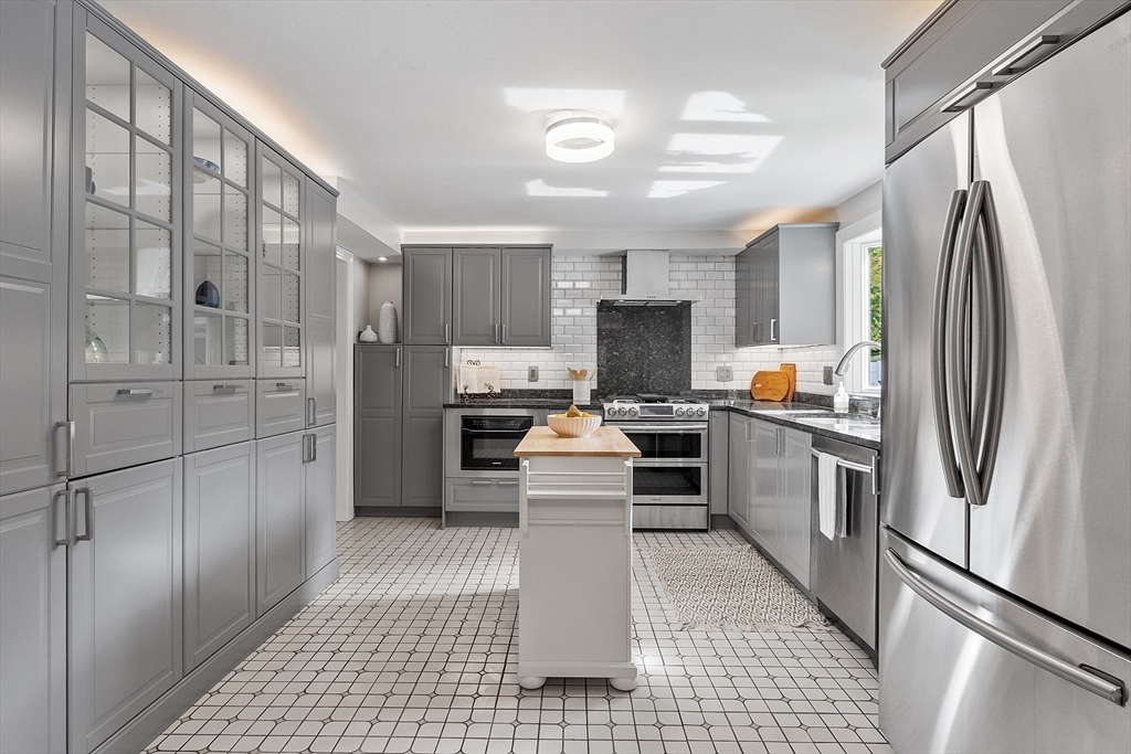 30 Paul Revere Rd, Acton