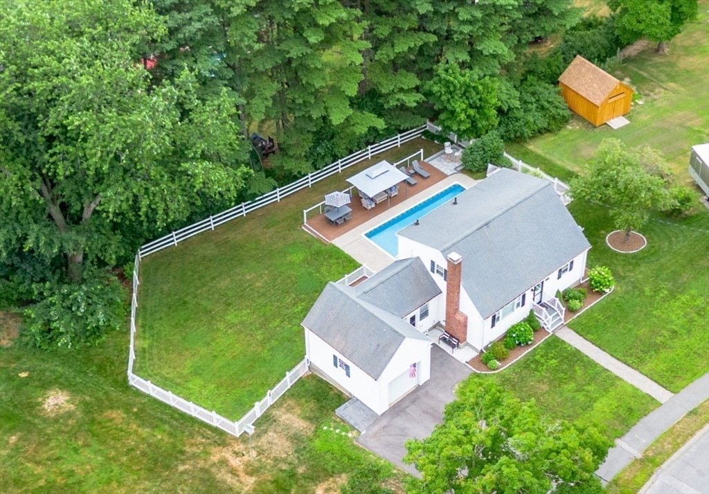 55 Kent Dr, Hudson