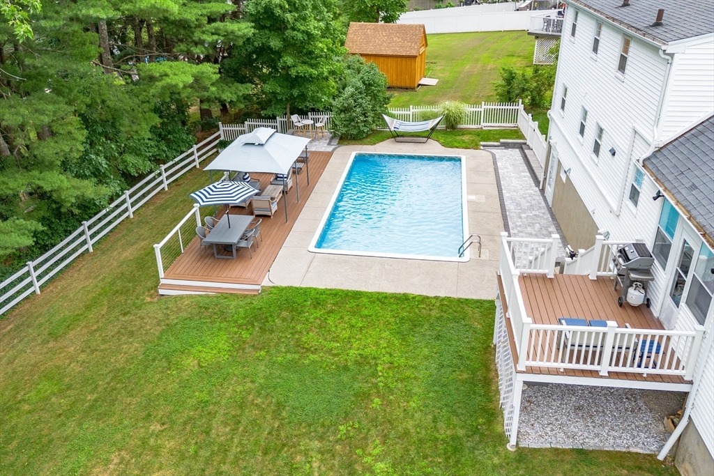 55 Kent Dr, Hudson