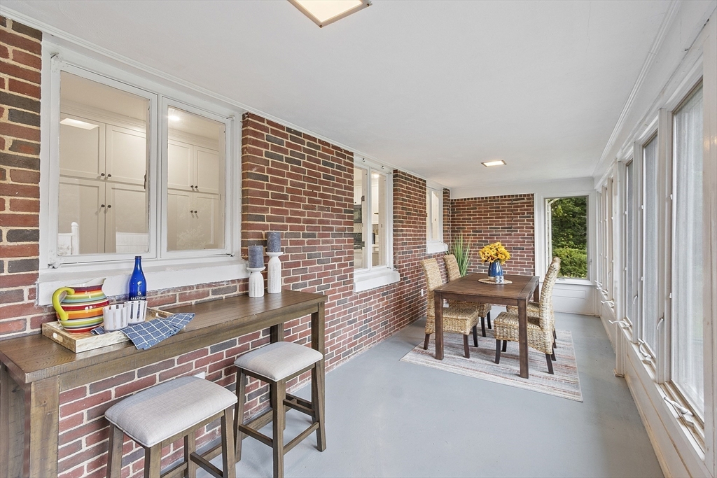 179 Harwood Ave