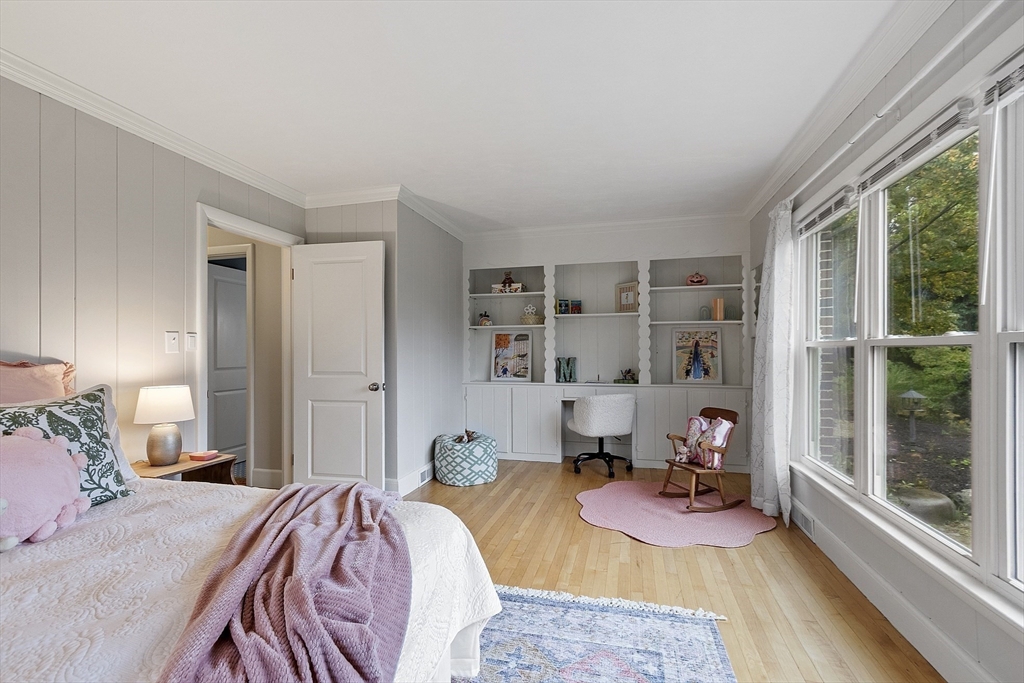 179 Harwood Ave