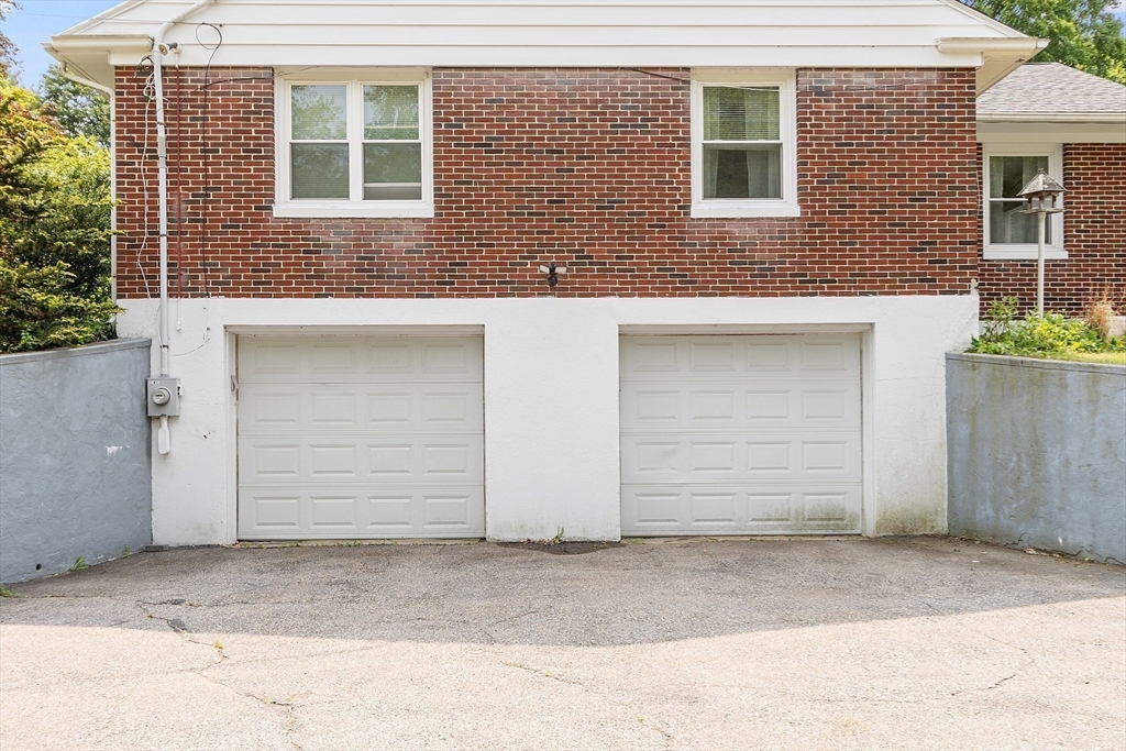 179 Harwood Ave