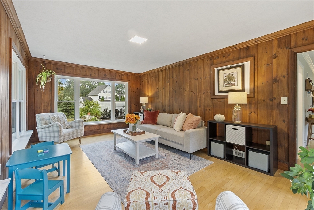 179 Harwood Ave