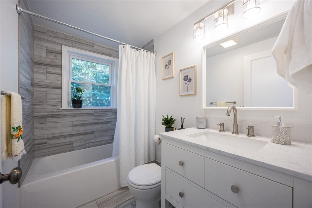 57 Norval Ave, Stoneham