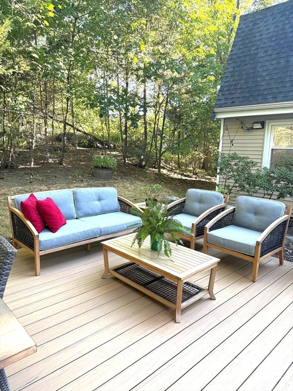 57 Norval Ave, Stoneham