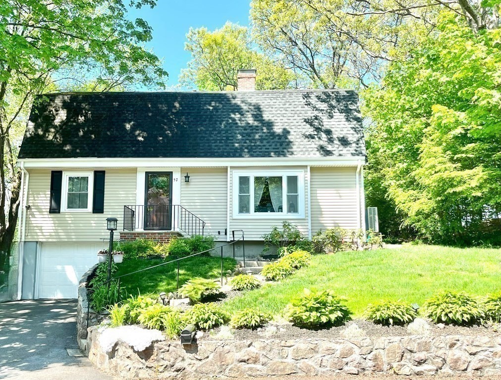 57 Norval Ave, Stoneham