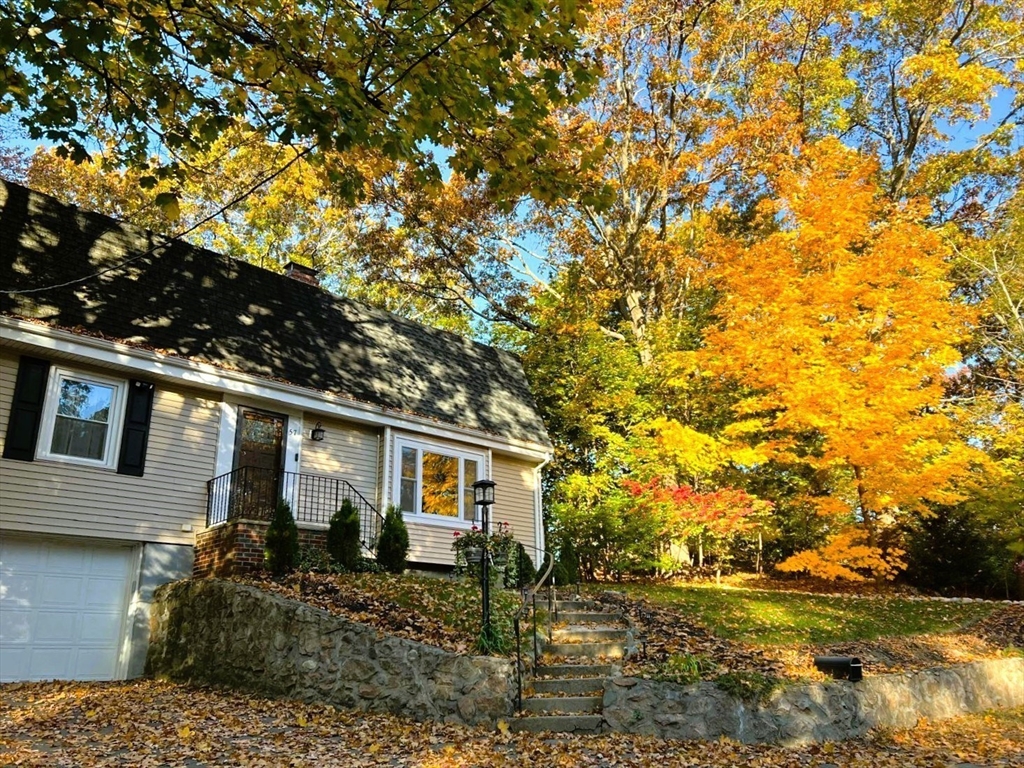 57 Norval Ave, Stoneham