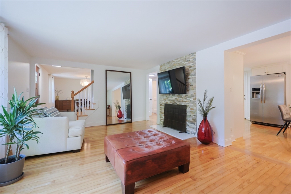 57 Norval Ave, Stoneham
