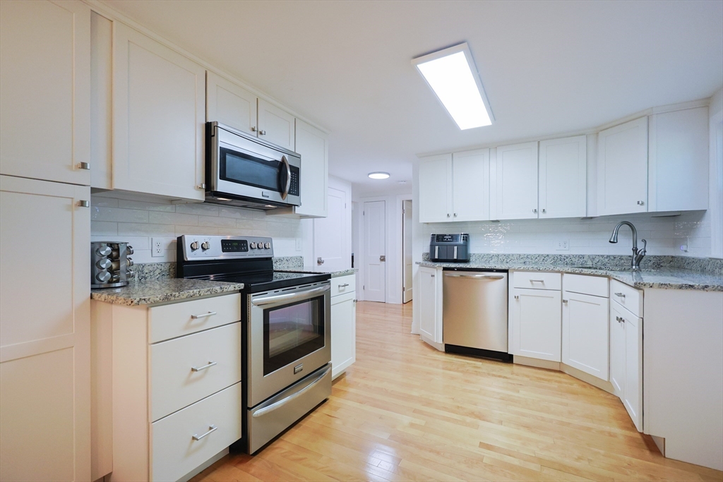 57 Norval Ave, Stoneham