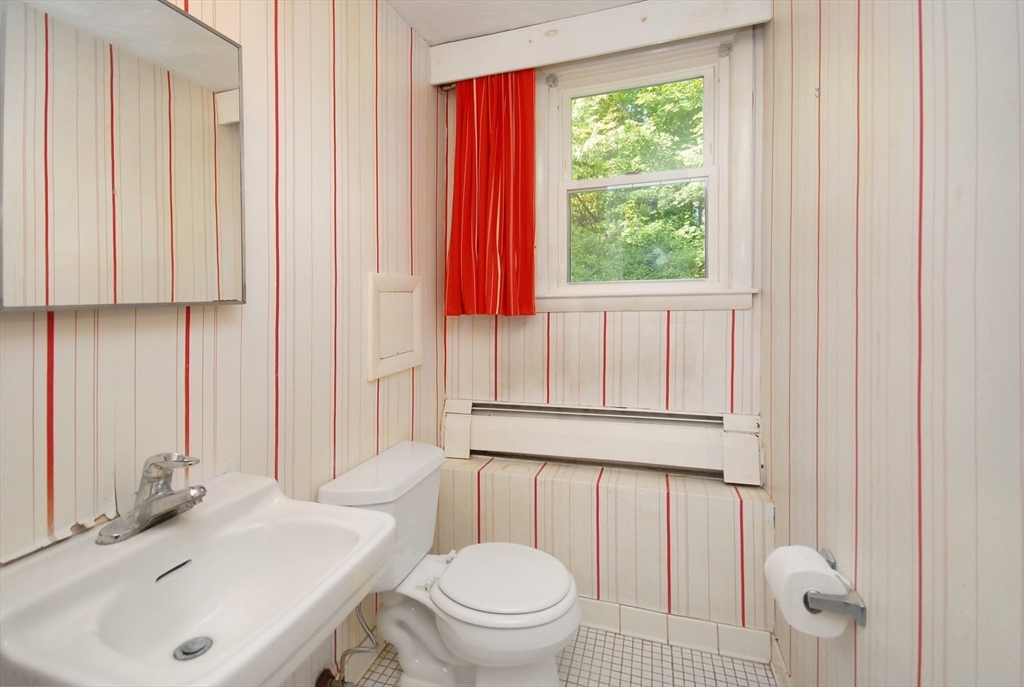 13 Beverly Rd, Acton