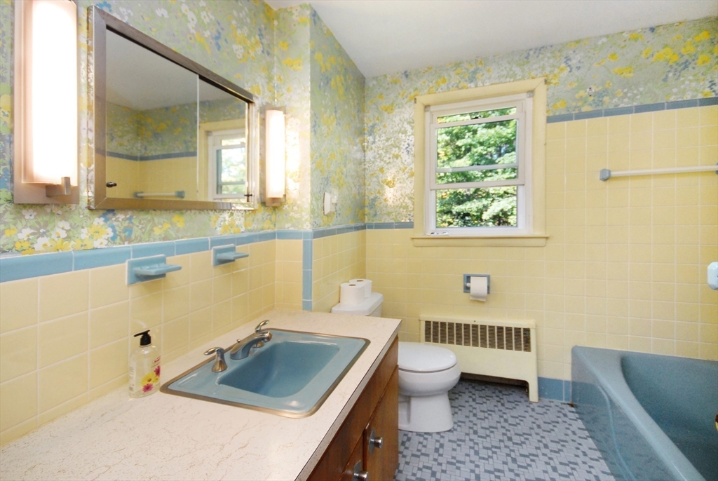 13 Beverly Rd, Acton