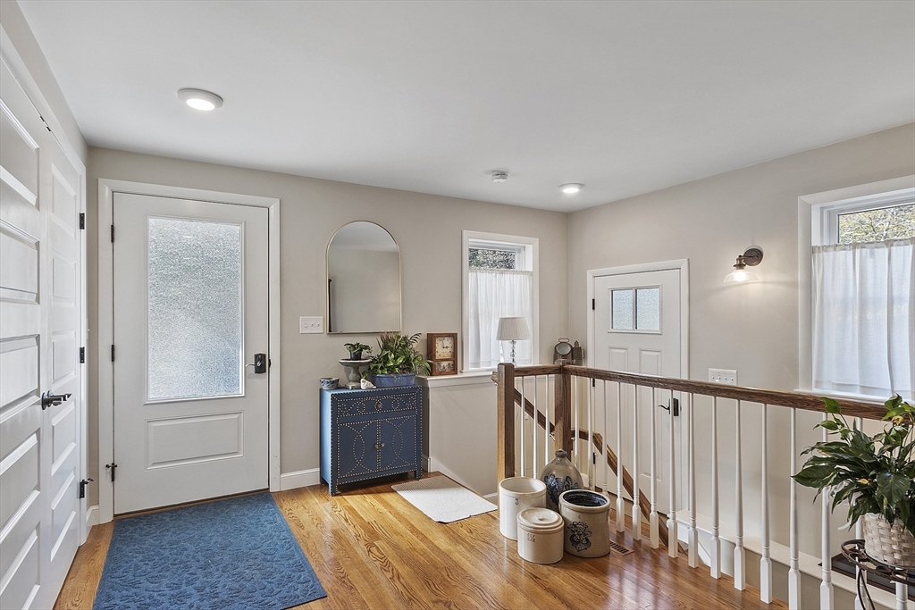 16 Jonathan Dr