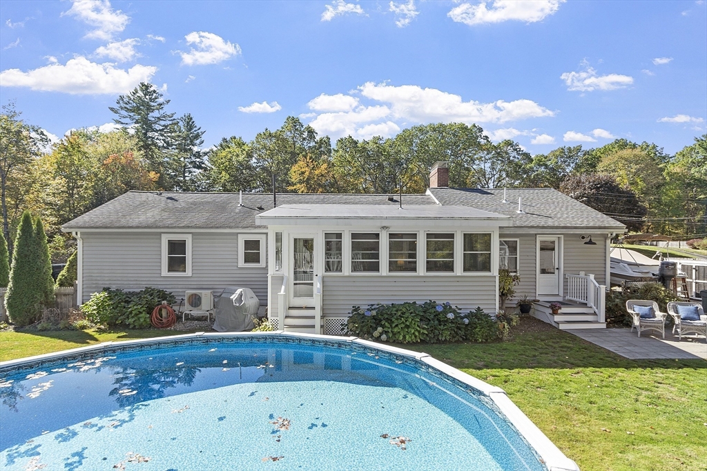16 Jonathan Dr