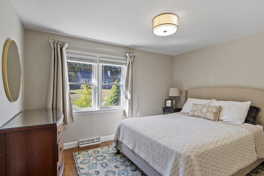 16 Jonathan Dr